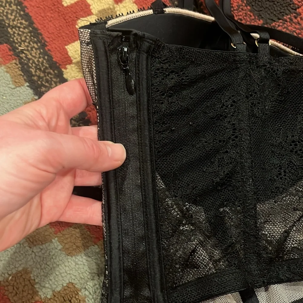 Victoria’s Secret very sexy lace bustier